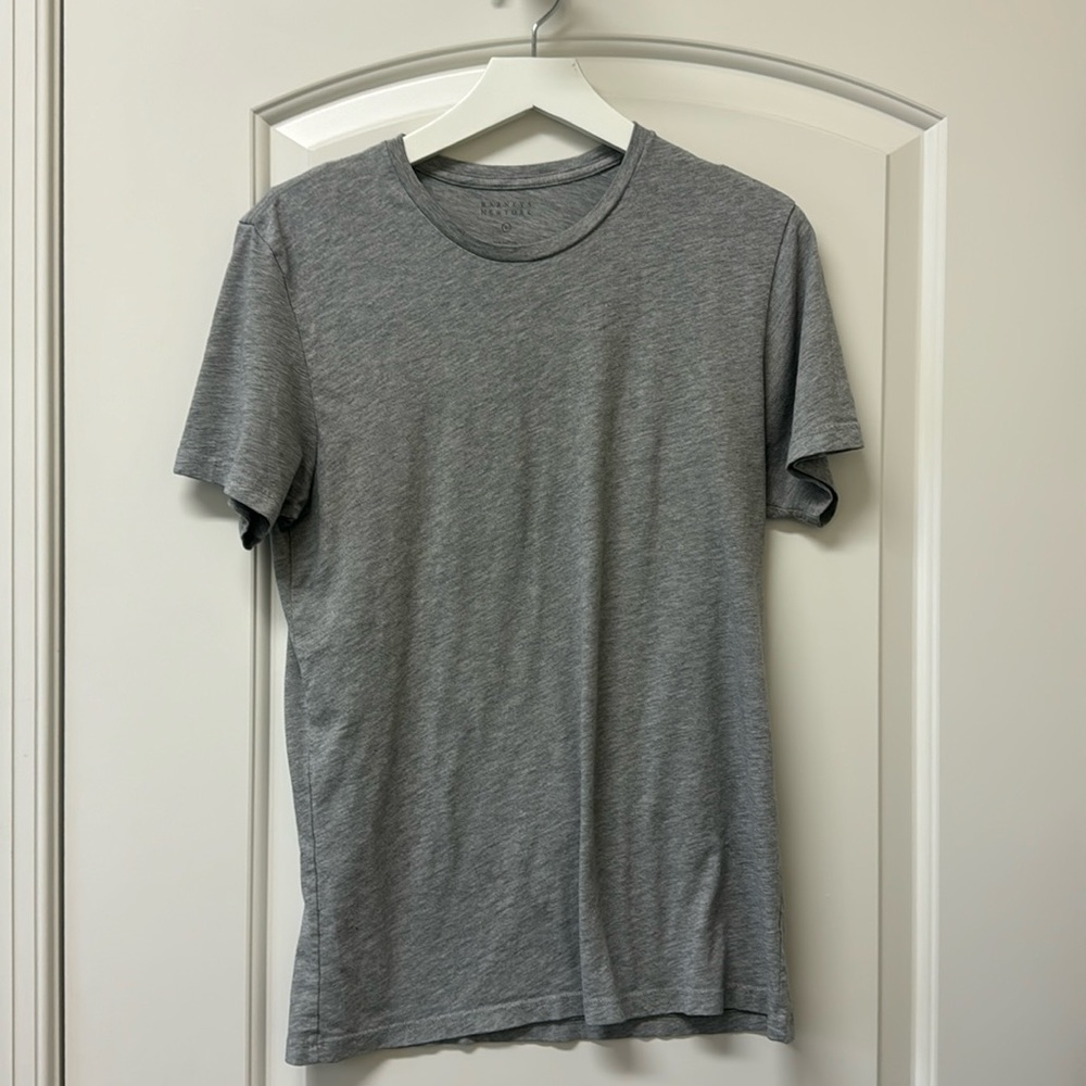 Barney’s New York grey crew neck T-shirt size large